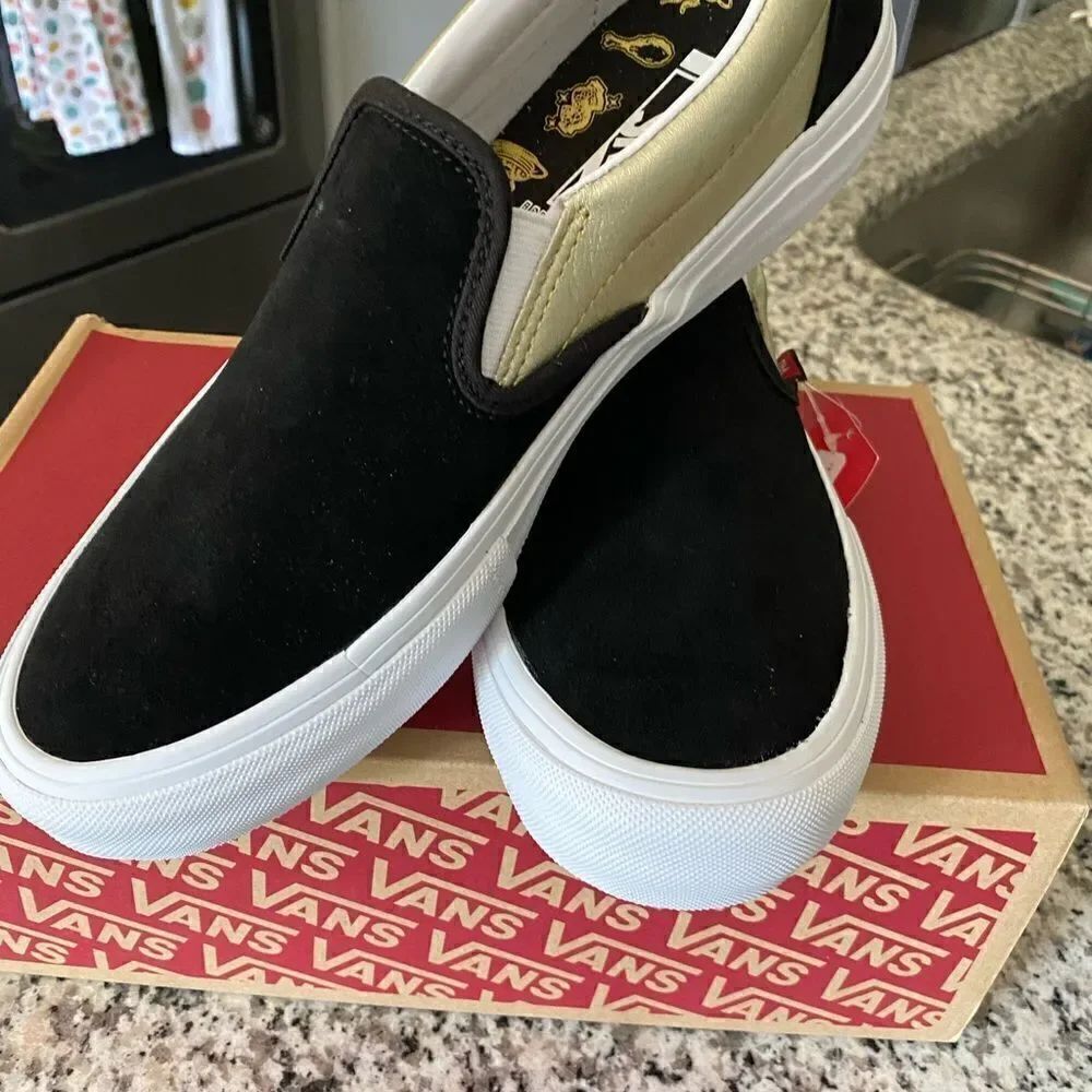Vans Pro x Shake Junt slip on skate black/gold shoes  men size 7.5 NIB.